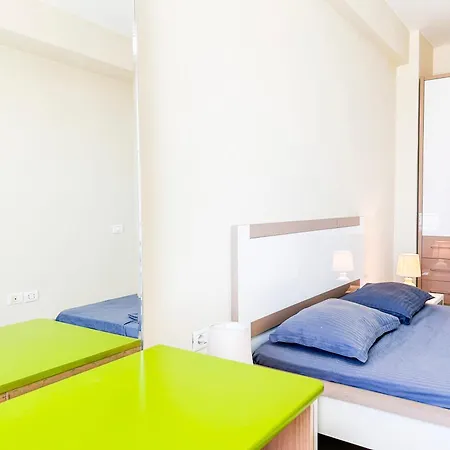 Sea View 2 Bedroom Apartment *