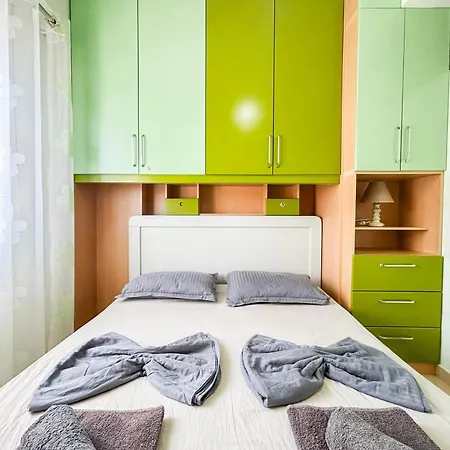 Sea View 2 Bedroom Apartment *