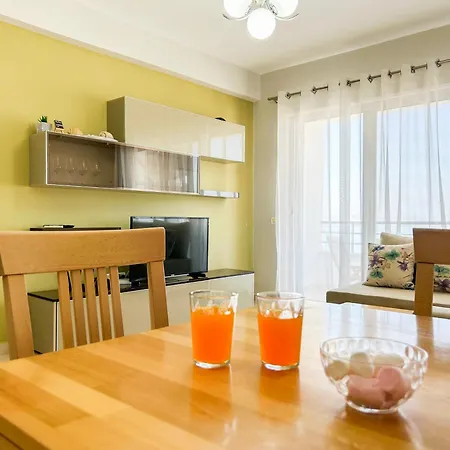 Sea View 2 Bedroom Apartment
