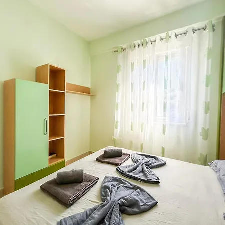 Sea View 2 Bedroom *
