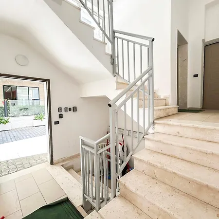 Sea View 2 Bedroom * Durrës